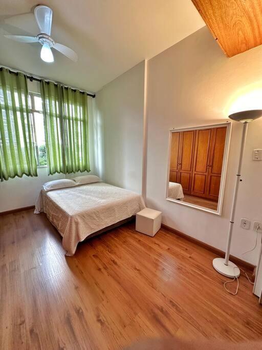 Hius 205 -300 Metros Da Apartamento *